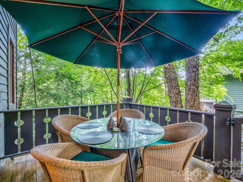 46 Cheshire Drive, Black Mountain, NC 28711.  MLS# CAR4385078, YatesRealty ID 28183. 