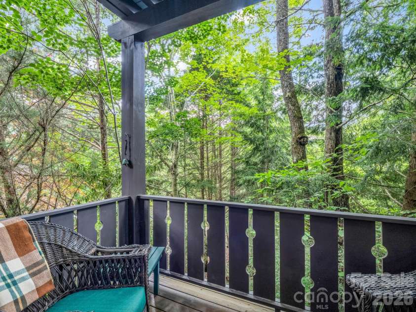 46 Cheshire Drive, Black Mountain, NC 28711.  MLS# CAR4385078, YatesRealty ID 28183. 