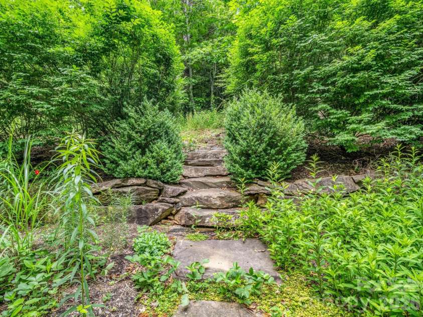 46 Cheshire Drive, Black Mountain, NC 28711.  MLS# CAR4385078, YatesRealty ID 28183. 