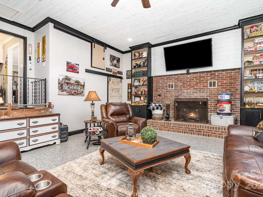 4710 Mooresville Road, Salisbury, NC 28147.  MLS# CAR4278299, YatesRealty ID 28184. 