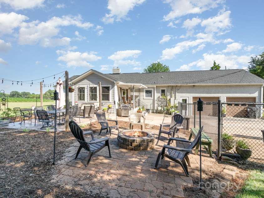 4710 Mooresville Road, Salisbury, NC 28147.  MLS# CAR4278299, YatesRealty ID 28184. 
