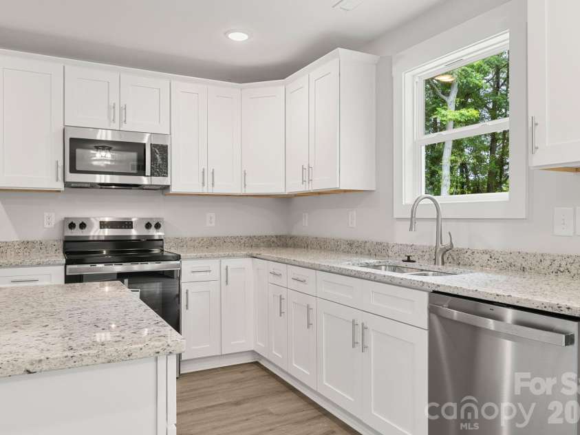 418 Digh Street, Gastonia, NC 28052.  MLS# CAR4385783, YatesRealty ID 28185. Kitchen