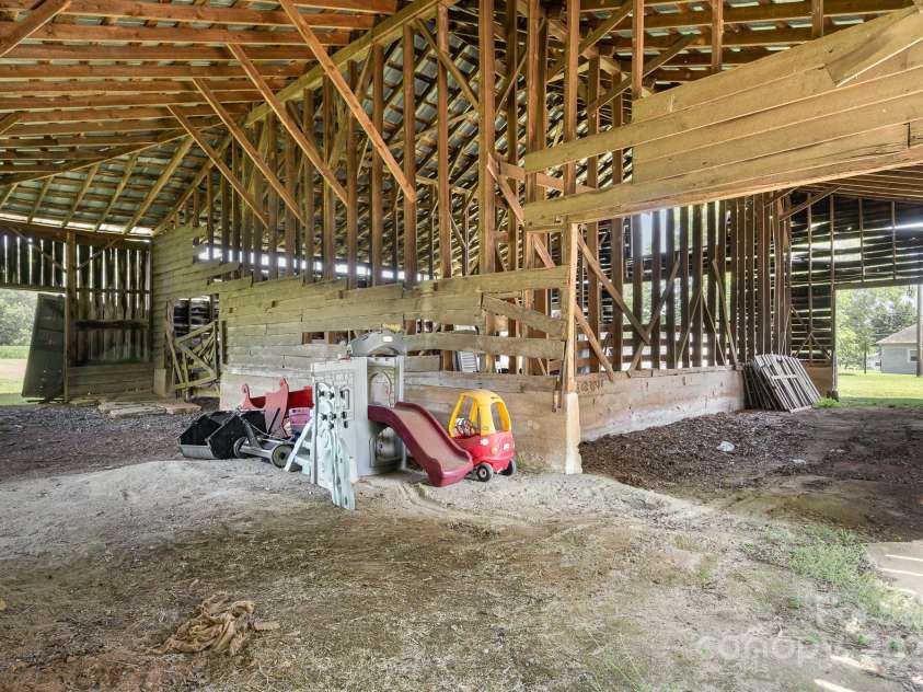 4712 Mooresville Road, Salisbury, NC 28147.  MLS# CAR4278392, YatesRealty ID 28185. 