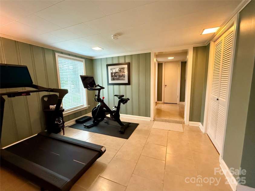 1000 Mocksville Avenue, Salisbury, NC 28144.  MLS# CAR4282420, YatesRealty ID 28186. 