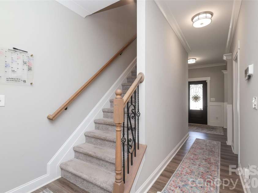 10105 Greenwood Court, Charlotte, NC 28215.  MLS# CAR4385864, YatesRealty ID 28186. 