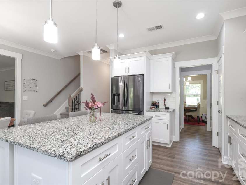 10105 Greenwood Court, Charlotte, NC 28215.  MLS# CAR4385864, YatesRealty ID 28186. 