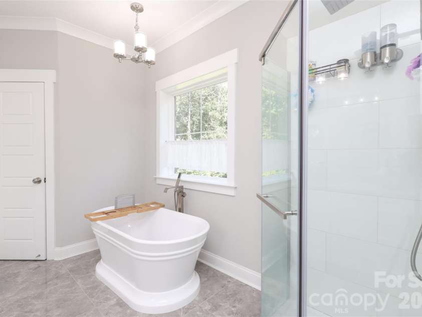 10105 Greenwood Court, Charlotte, NC 28215.  MLS# CAR4385864, YatesRealty ID 28186. 