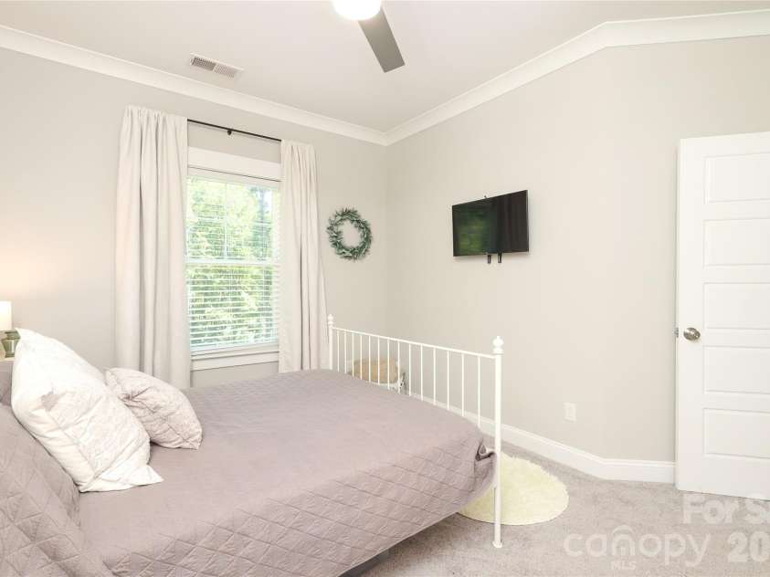 10105 Greenwood Court, Charlotte, NC 28215.  MLS# CAR4385864, YatesRealty ID 28186. 
