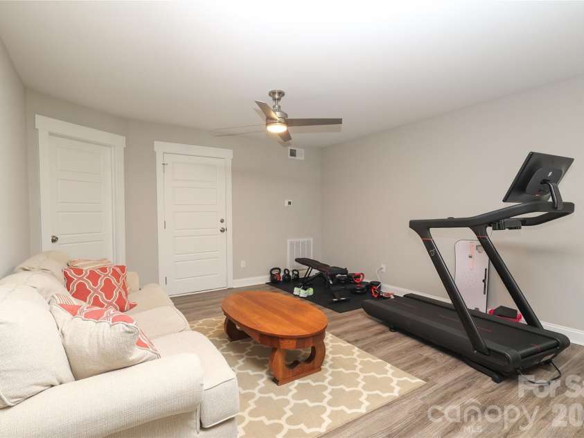 10105 Greenwood Court, Charlotte, NC 28215.  MLS# CAR4385864, YatesRealty ID 28186. 