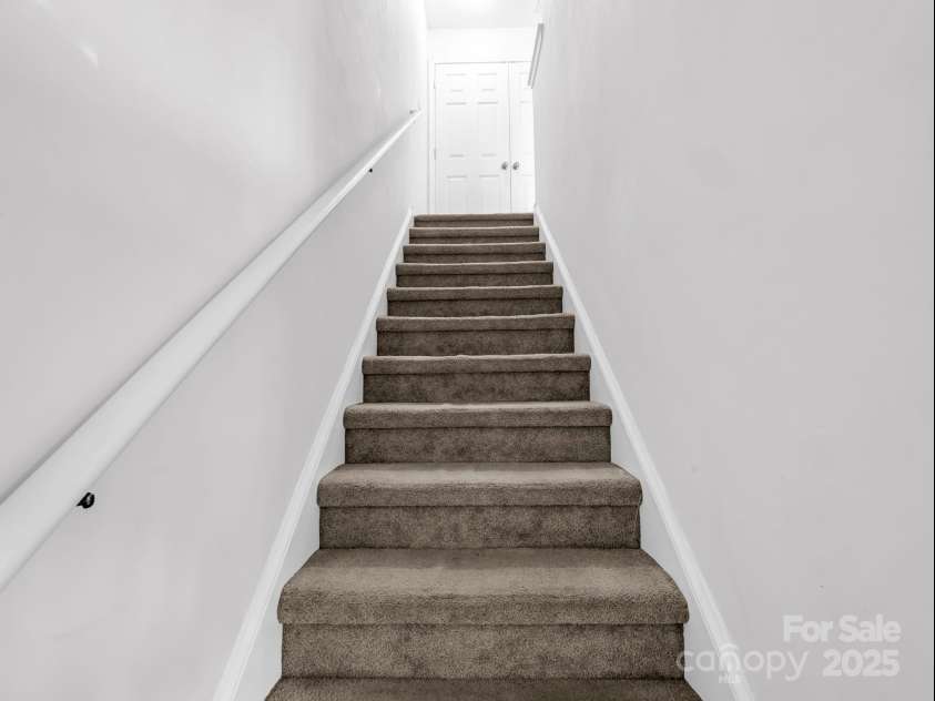 137 Thea Lane, Fletcher, NC 28732.  MLS# CAR4282031, YatesRealty ID 28187. 