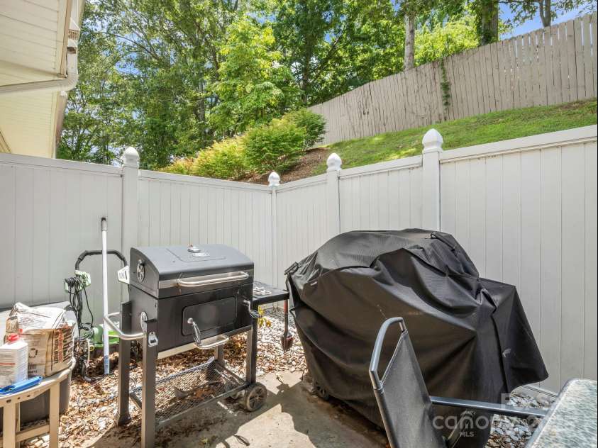 137 Thea Lane, Fletcher, NC 28732.  MLS# CAR4282031, YatesRealty ID 28187. 