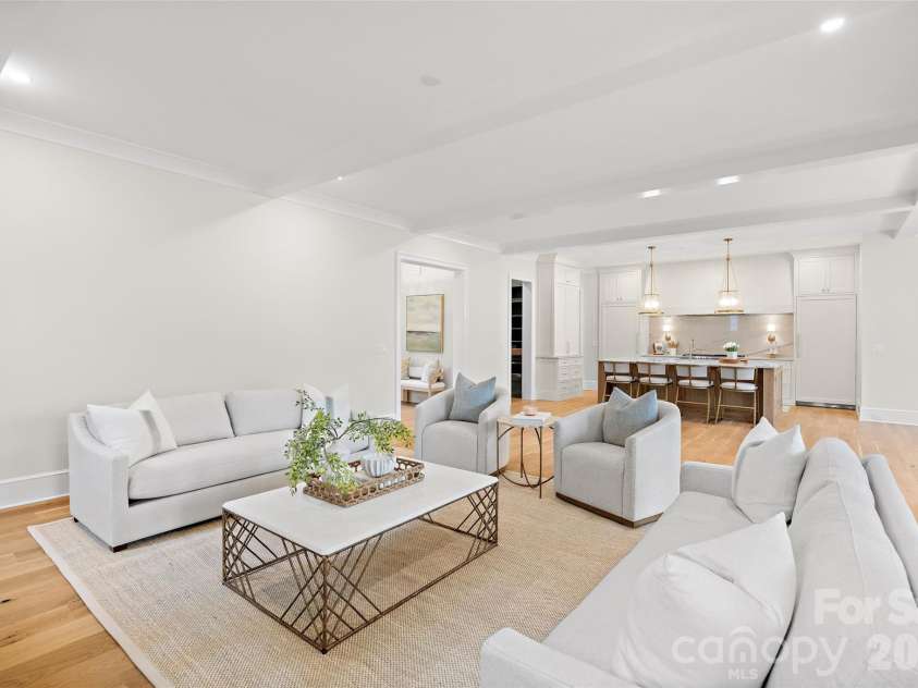 4811 Gaynor Road, Charlotte, NC 28211.  MLS# CAR4385993, YatesRealty ID 28187. 