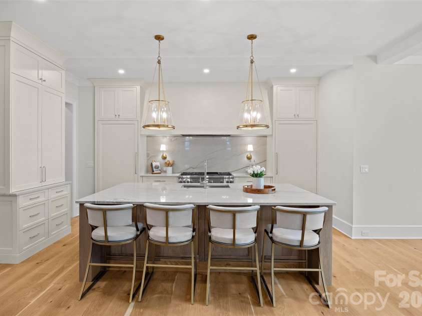 4811 Gaynor Road, Charlotte, NC 28211.  MLS# CAR4385993, YatesRealty ID 28187. 