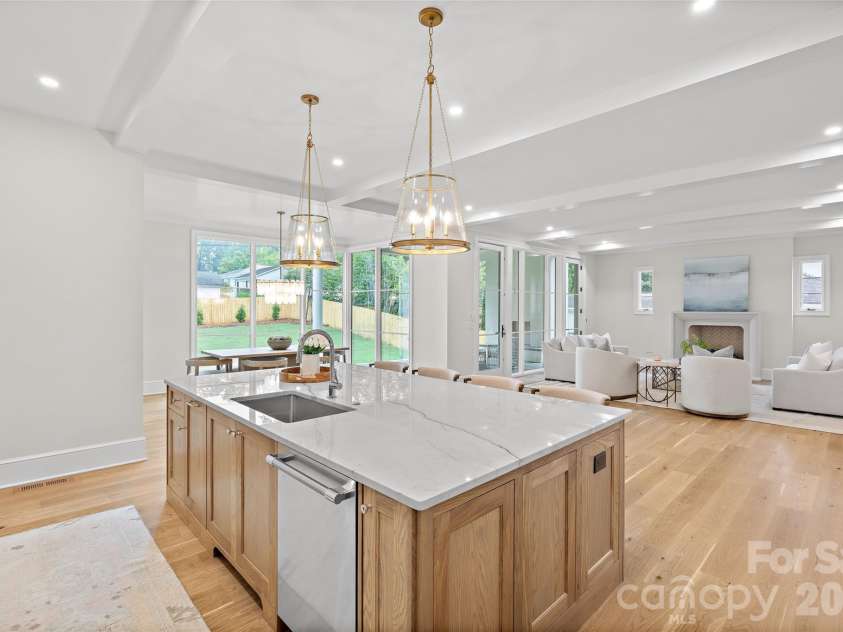 4811 Gaynor Road, Charlotte, NC 28211.  MLS# CAR4385993, YatesRealty ID 28187. 