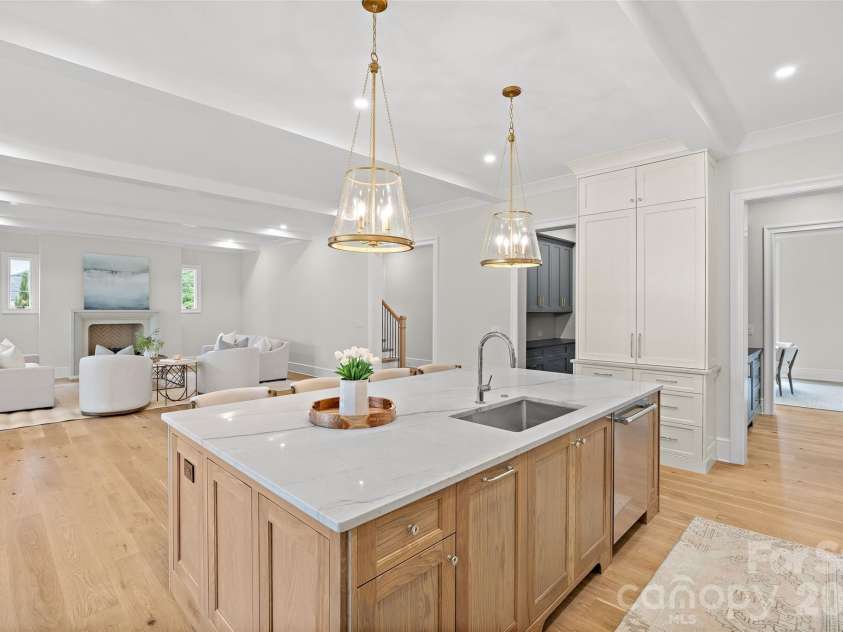 4811 Gaynor Road, Charlotte, NC 28211.  MLS# CAR4385993, YatesRealty ID 28187. 