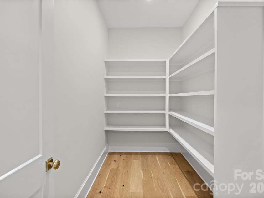 4811 Gaynor Road, Charlotte, NC 28211.  MLS# CAR4385993, YatesRealty ID 28187. 