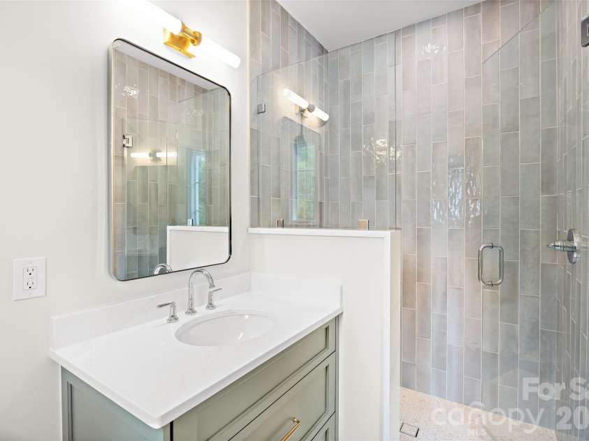 4811 Gaynor Road, Charlotte, NC 28211.  MLS# CAR4385993, YatesRealty ID 28187. 