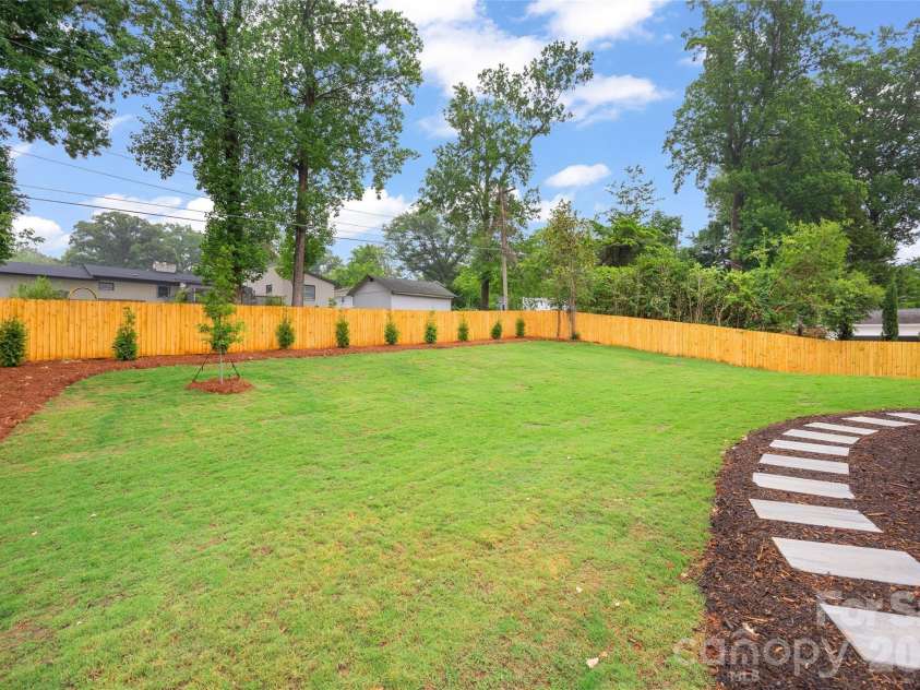 4811 Gaynor Road, Charlotte, NC 28211.  MLS# CAR4385993, YatesRealty ID 28187. 