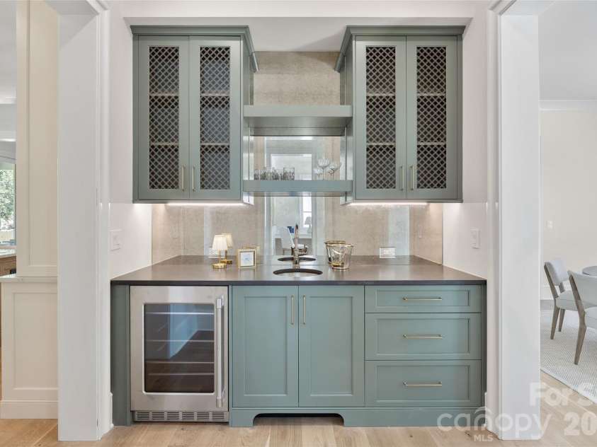 4811 Gaynor Road, Charlotte, NC 28211.  MLS# CAR4385993, YatesRealty ID 28187. 