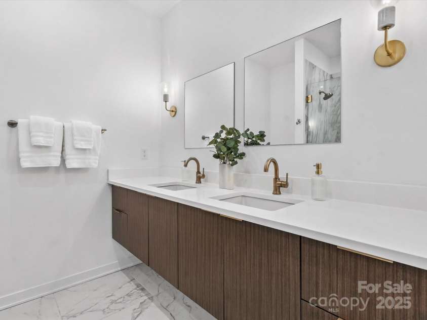 2653 Shenandoah Avenue, Charlotte, NC 28205.  MLS# CAR4264994, YatesRealty ID 28189. 