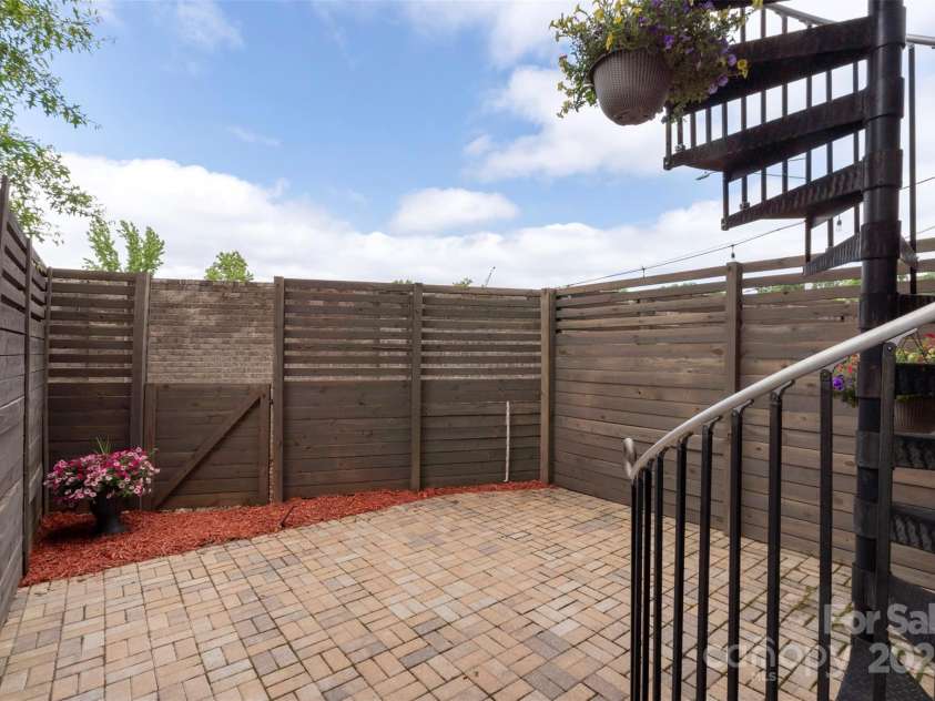 2653 Shenandoah Avenue, Charlotte, NC 28205.  MLS# CAR4264994, YatesRealty ID 28189. 