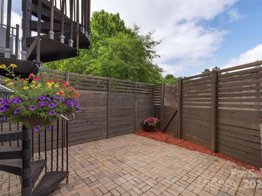 2653 Shenandoah Avenue, Charlotte, NC 28205.  MLS# CAR4264994, YatesRealty ID 28189. 