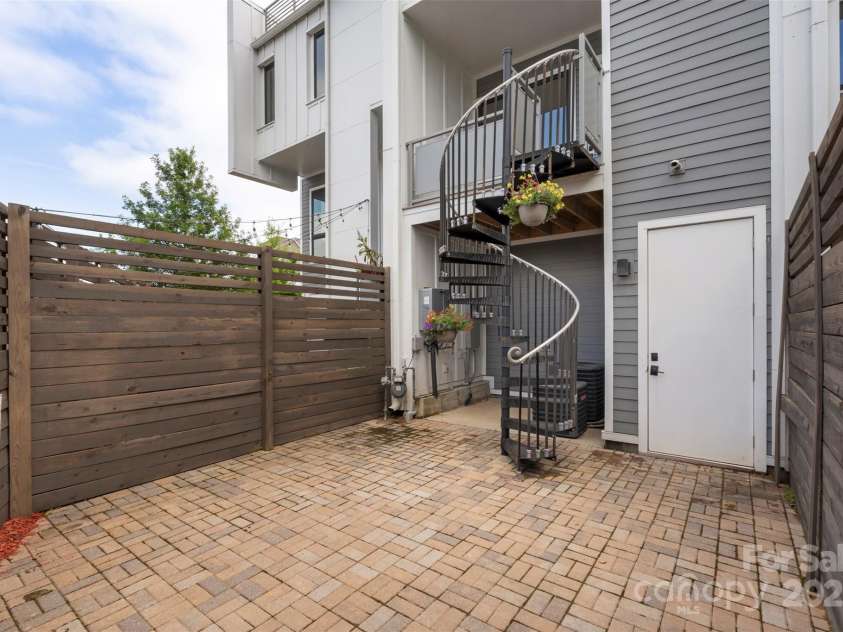 2653 Shenandoah Avenue, Charlotte, NC 28205.  MLS# CAR4264994, YatesRealty ID 28189. 