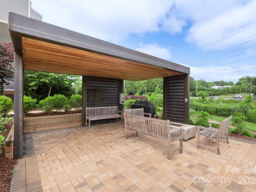 2653 Shenandoah Avenue, Charlotte, NC 28205.  MLS# CAR4264994, YatesRealty ID 28189. Grill area