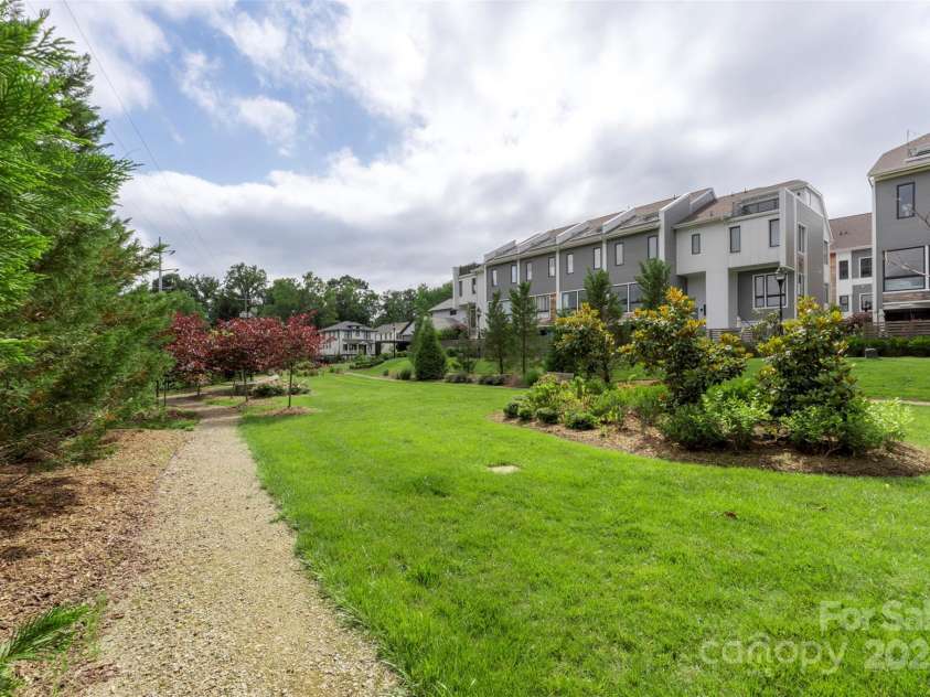 2653 Shenandoah Avenue, Charlotte, NC 28205.  MLS# CAR4264994, YatesRealty ID 28189. Private Park for Chantilly on the Green