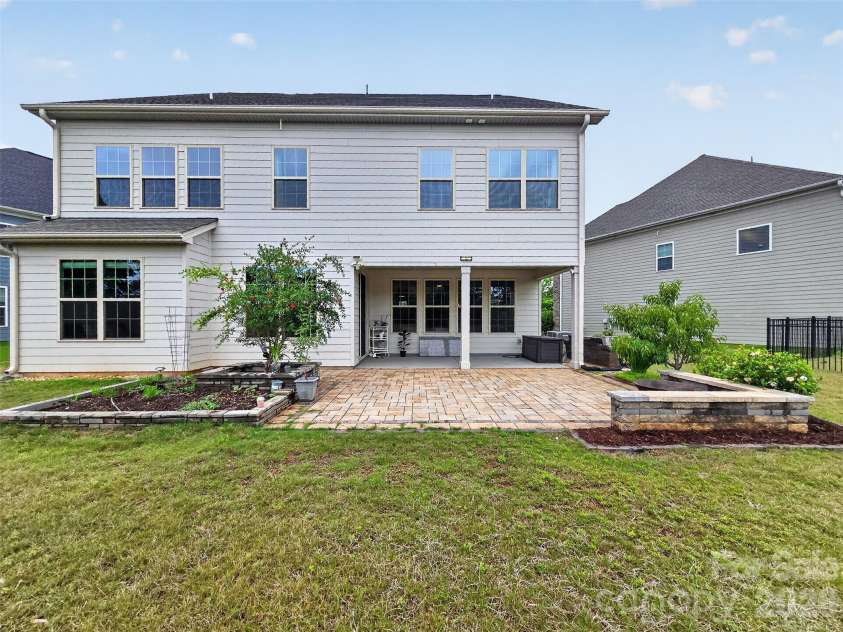 8224 Cornhill Avenue, Charlotte, NC 28277.  MLS# CAR4386432, YatesRealty ID 28189. Backyard