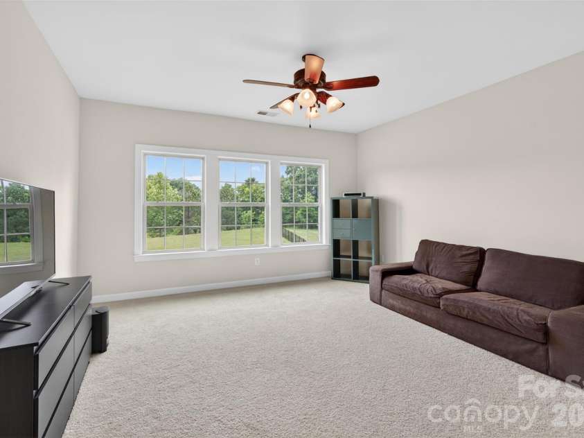 8224 Cornhill Avenue, Charlotte, NC 28277.  MLS# CAR4386432, YatesRealty ID 28189. Bonus Room