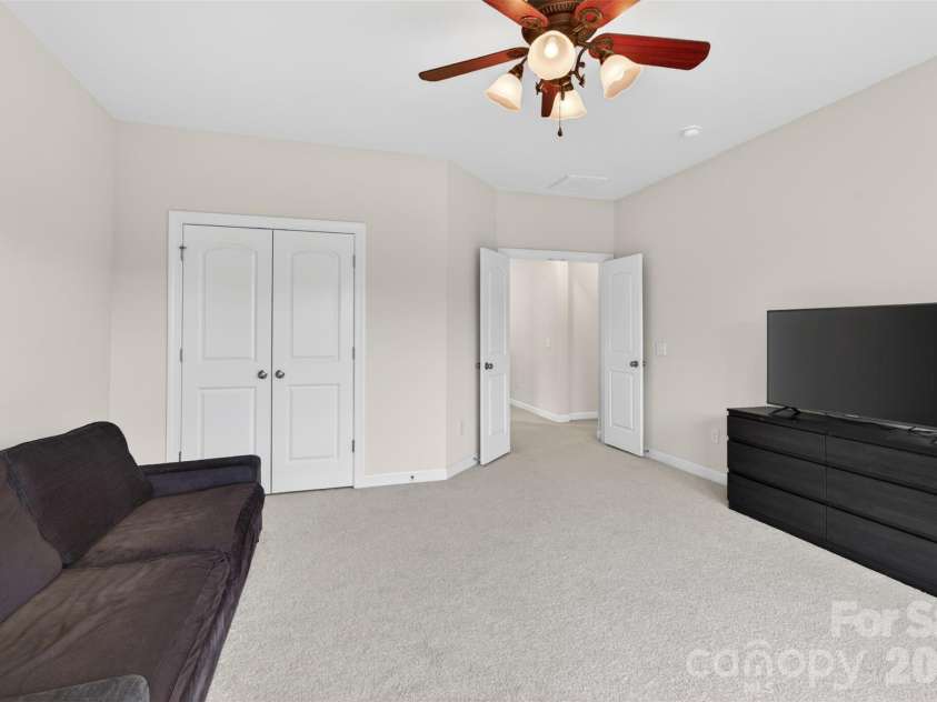 8224 Cornhill Avenue, Charlotte, NC 28277.  MLS# CAR4386432, YatesRealty ID 28189. Bonus Room