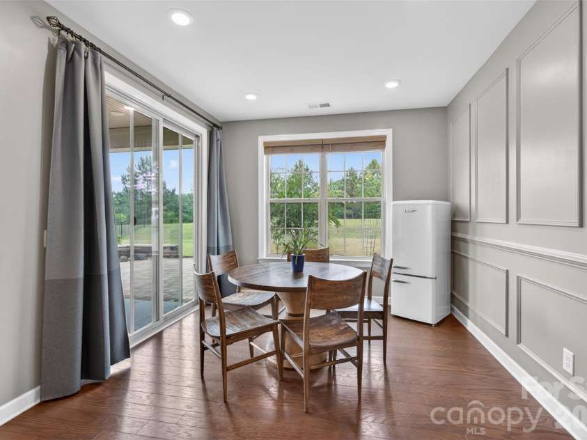 8224 Cornhill Avenue, Charlotte, NC 28277.  MLS# CAR4386432, YatesRealty ID 28189. Breakfast Room