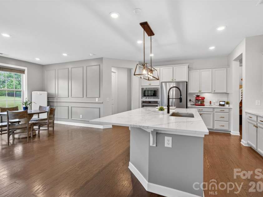8224 Cornhill Avenue, Charlotte, NC 28277.  MLS# CAR4386432, YatesRealty ID 28189. Kitchen