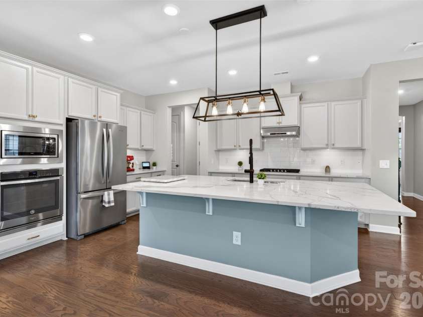 8224 Cornhill Avenue, Charlotte, NC 28277.  MLS# CAR4386432, YatesRealty ID 28189. Kitchen
