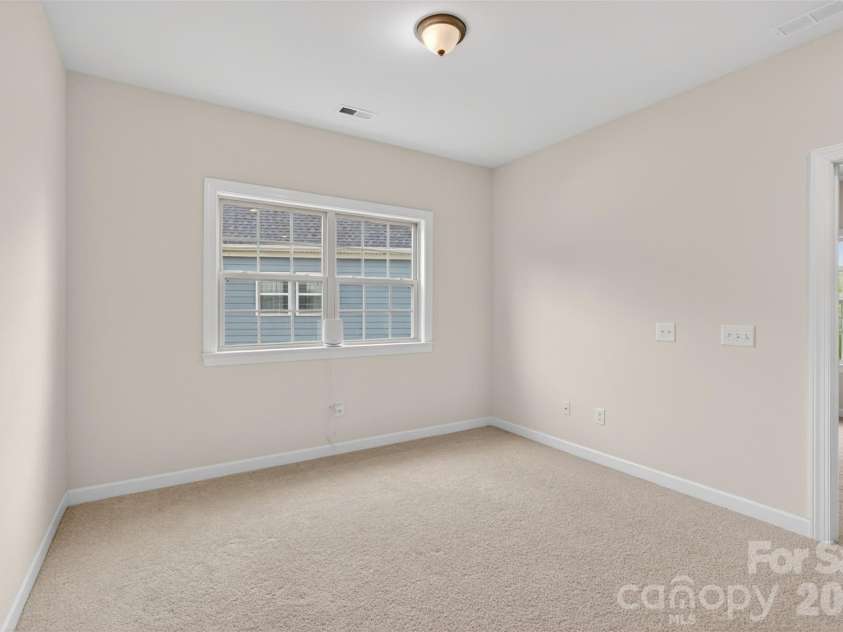 8224 Cornhill Avenue, Charlotte, NC 28277.  MLS# CAR4386432, YatesRealty ID 28189. Loft