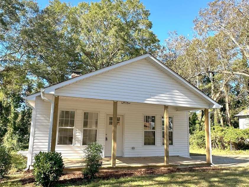 112 Maple Street, Shelby, NC 28150.  MLS# CAR4192952, YatesRealty ID 2819. 