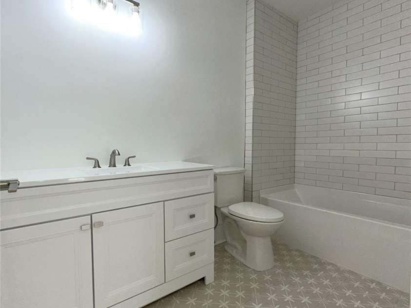 112 Maple Street, Shelby, NC 28150.  MLS# CAR4192952, YatesRealty ID 2819. Full bathroom