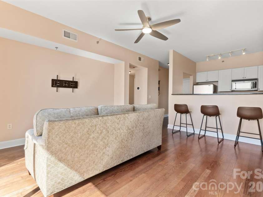 1315 East Boulevard, Charlotte, NC 28203.  MLS# CAR4337993, YatesRealty ID 2819. 