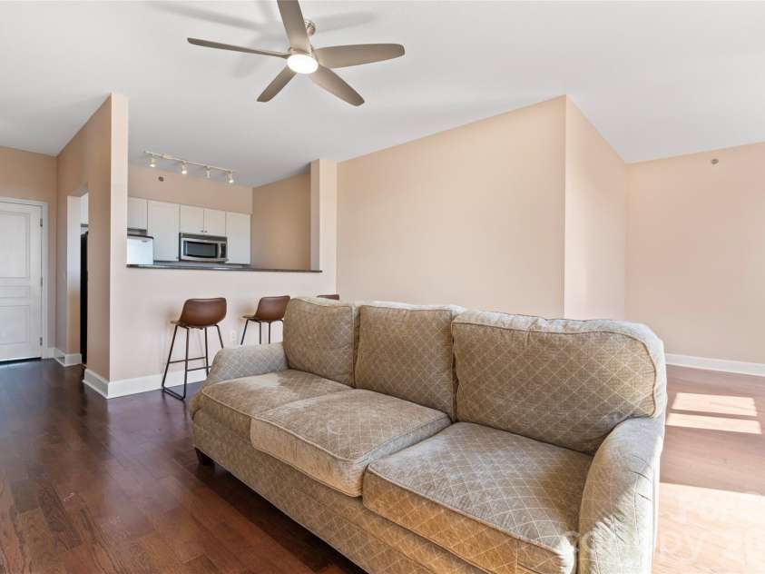 1315 East Boulevard, Charlotte, NC 28203.  MLS# CAR4337993, YatesRealty ID 2819. 