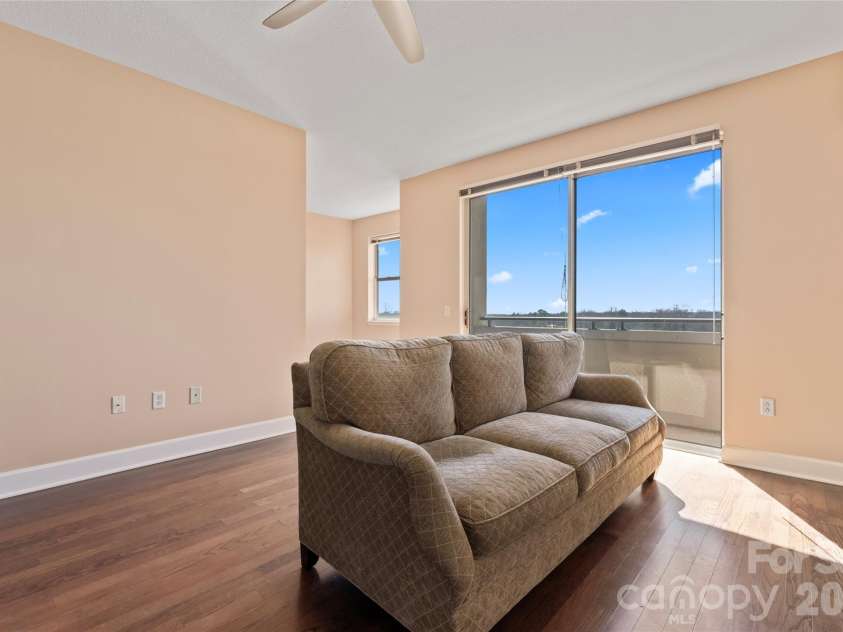 1315 East Boulevard, Charlotte, NC 28203.  MLS# CAR4337993, YatesRealty ID 2819. 