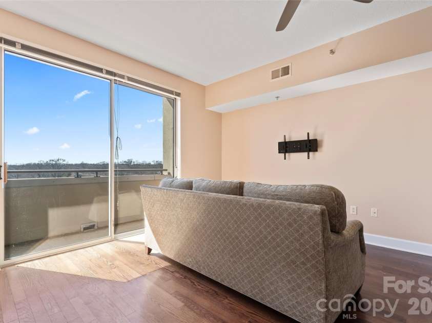 1315 East Boulevard, Charlotte, NC 28203.  MLS# CAR4337993, YatesRealty ID 2819. 