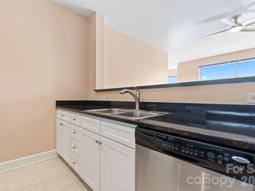 1315 East Boulevard, Charlotte, NC 28203.  MLS# CAR4337993, YatesRealty ID 2819. 