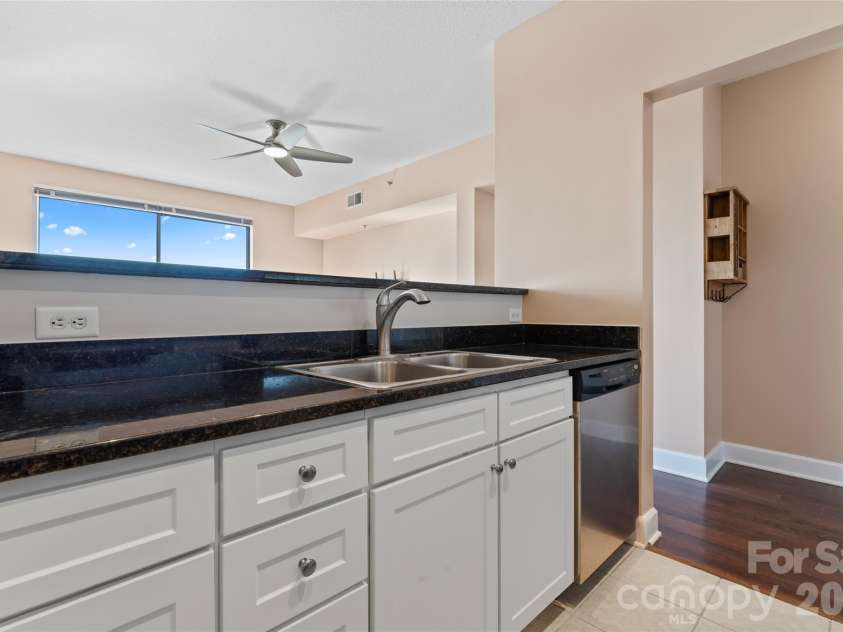 1315 East Boulevard, Charlotte, NC 28203.  MLS# CAR4337993, YatesRealty ID 2819. 