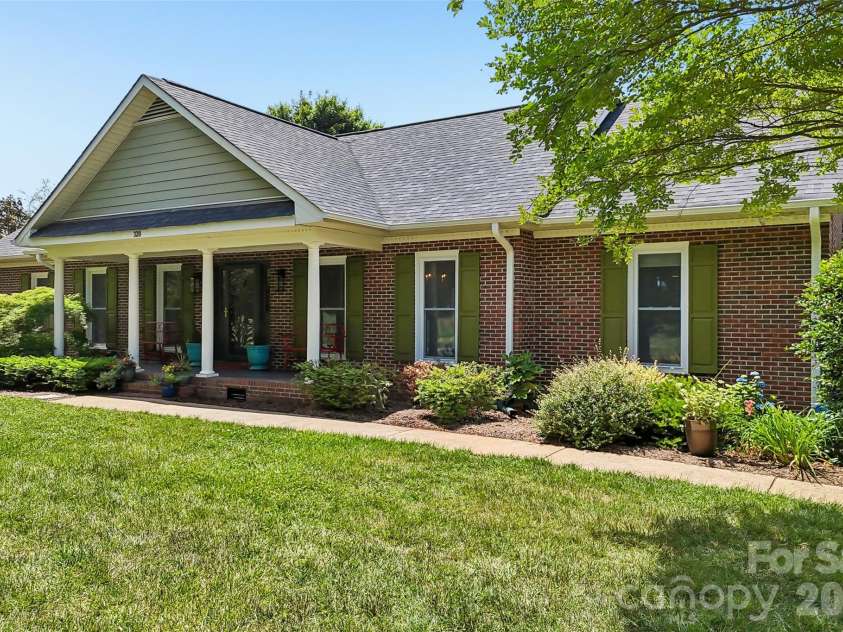 320 Canvasback Road, Mooresville, NC 28117.  MLS# CAR4386561, YatesRealty ID 28190. 