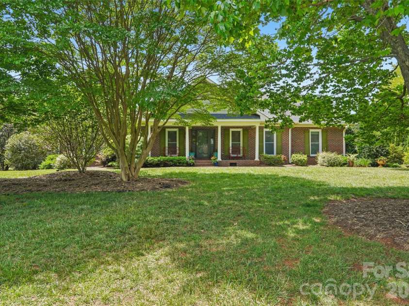 320 Canvasback Road, Mooresville, NC 28117.  MLS# CAR4386561, YatesRealty ID 28190. 