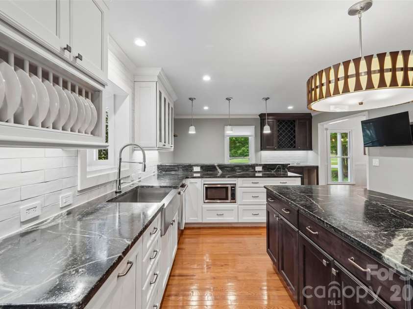 320 Canvasback Road, Mooresville, NC 28117.  MLS# CAR4386561, YatesRealty ID 28190. 