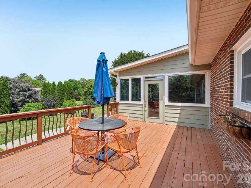 320 Canvasback Road, Mooresville, NC 28117.  MLS# CAR4386561, YatesRealty ID 28190. 