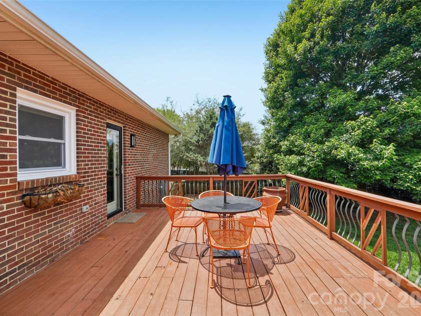 320 Canvasback Road, Mooresville, NC 28117.  MLS# CAR4386561, YatesRealty ID 28190. 