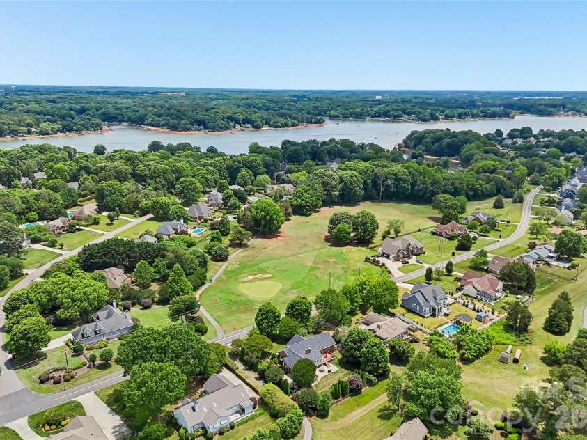 320 Canvasback Road, Mooresville, NC 28117.  MLS# CAR4386561, YatesRealty ID 28190. 